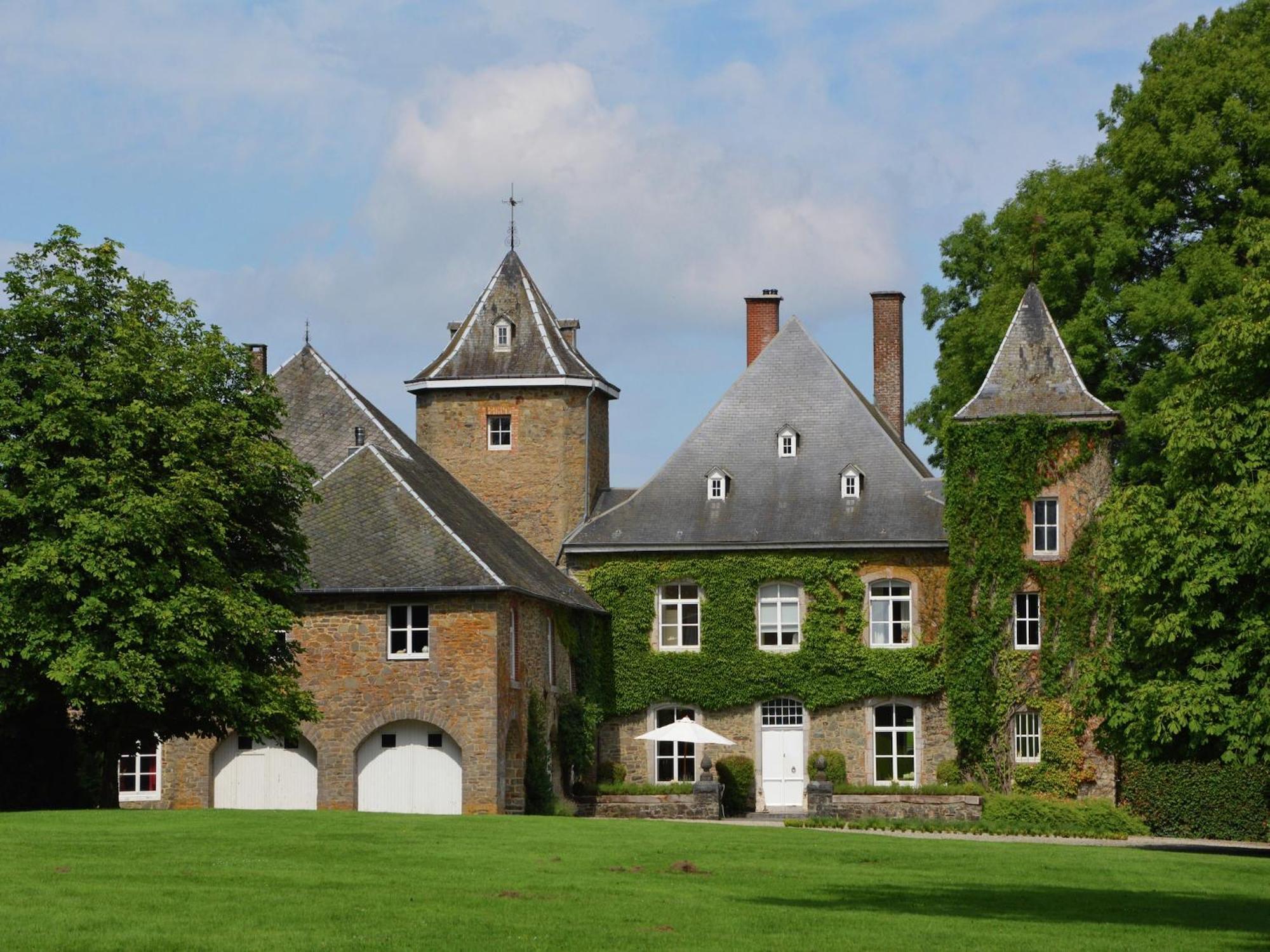 Delightful Castle In Bastogne With Bubble Bath Villa Екстериор снимка