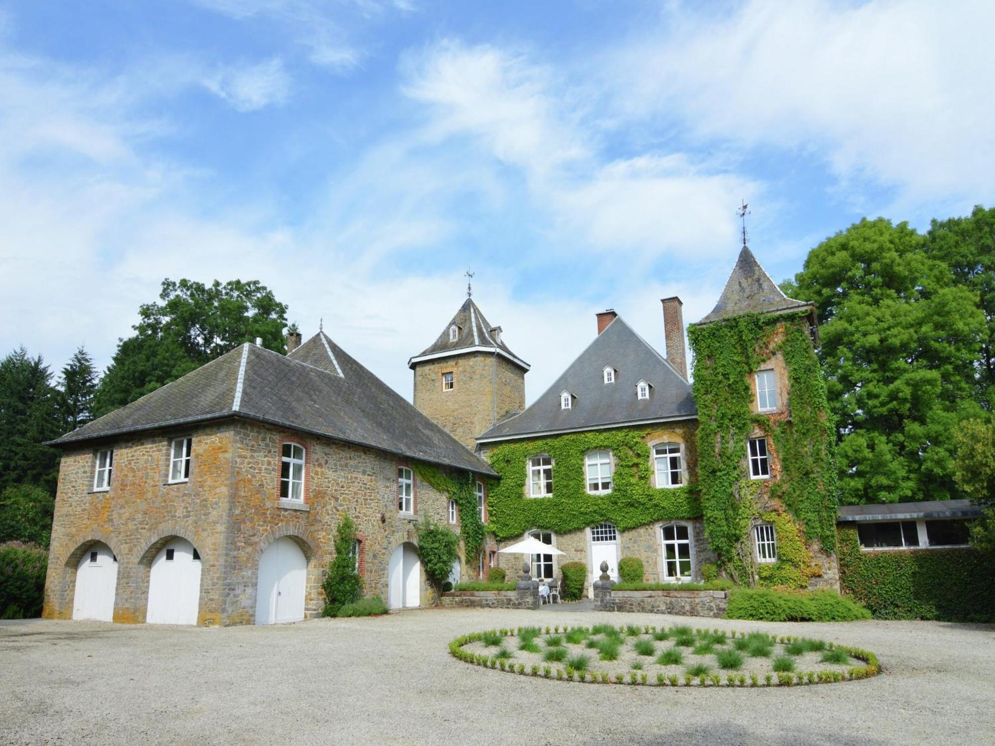 Delightful Castle In Bastogne With Bubble Bath Villa Екстериор снимка