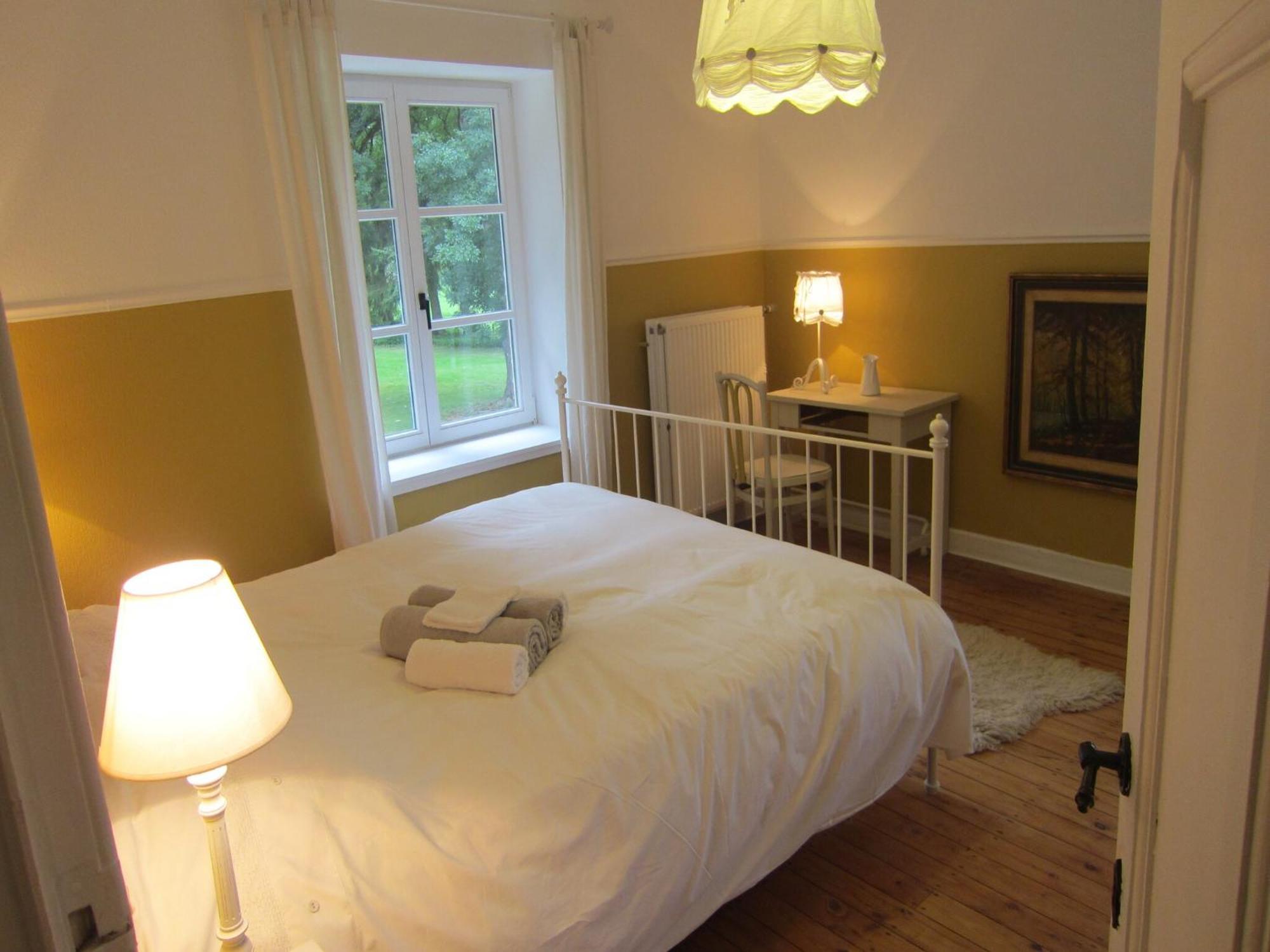 Delightful Castle In Bastogne With Bubble Bath Villa Екстериор снимка
